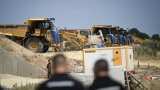 A69: des centaines d'opposants rassemblés près du chantier