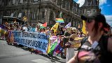 A Paris, une marche des fiertés remontée contre l'internationale réactionnaire