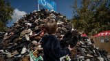Une pyramide de chaussures contre le retour en force des mines antipersonnel
