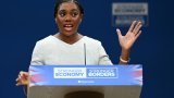 Aux abois, la cheffe des Tories britanniques promet un retour aux principes conservateurs