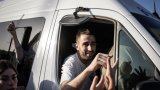 Des milliers d'Israéliens fêtent l'arrivée d'un ex-otage de Gaza dans une colonie de Cisjordanie