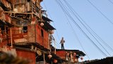En Chine, un homme défie les ordres de démolition avec une maison insolite