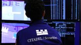 Wall Street ouvre en ordre dispersé, digère de nouveaux indicateurs
