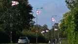 En Angleterre, les drapeaux nationaux foisonnent, portés par un vent anti-immigration