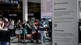 Les avions d'Air Canada cloués au sol par une grève des hôtesses et stewards